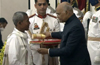 Harekala Hajabba conferred Padma Shree Award